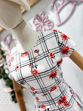 Load image into Gallery viewer, Cynthia Carnation scuare print SMALL/LARGE Dresses Bloombellamoda