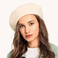 Load image into Gallery viewer, Le amore beret (19 colors) Accessories Bloombellamoda