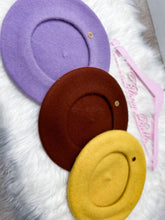 Load image into Gallery viewer, Le amore beret (19 colors) Accessories Bloombellamoda