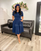 Load image into Gallery viewer, Textured midi dress SMALL Bloombellamoda