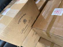 Load image into Gallery viewer, SURPRISE BOX surprisebox Bloombellamoda