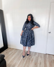 Load image into Gallery viewer, Audrey Stars MED/LARGE Bloombellamoda 