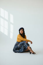 Cargar imagen en el visor de la galería, Be that woman skirt GALAXY Skirts Bloombellamoda 