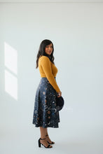 Cargar imagen en el visor de la galería, Be that woman skirt GALAXY Skirts Bloombellamoda 