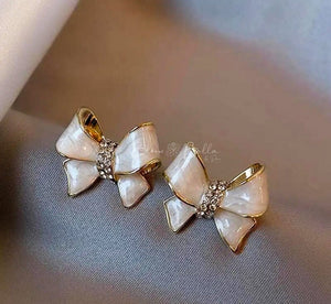 Bow acrylic earrings Bloombellamoda 