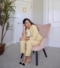 Cargar imagen en el visor de la galería, CEO executive women suit SMALL/LARGE Bloombellamoda 