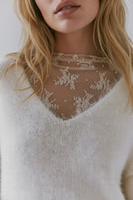 Load image into Gallery viewer, Floral mesh lace long sleeve Bloombellamoda 
