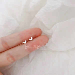 Heart tiny earrings Bloombellamoda 