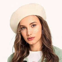 Load image into Gallery viewer, Le amore beret (19 colors) Accessories Bloombellamoda 