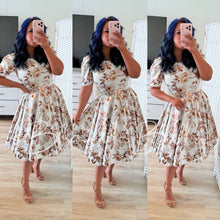 Load image into Gallery viewer, Princess Dress Metallic SM/MD Bloombellamoda 