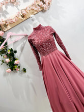 Cargar imagen en el visor de la galería, Royal sequin dress GOLD/GOLDROSE/BLACK Bloombellamoda 