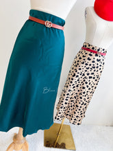 Load image into Gallery viewer, Satin midi skirt DARK GREEN Bloombellamoda 