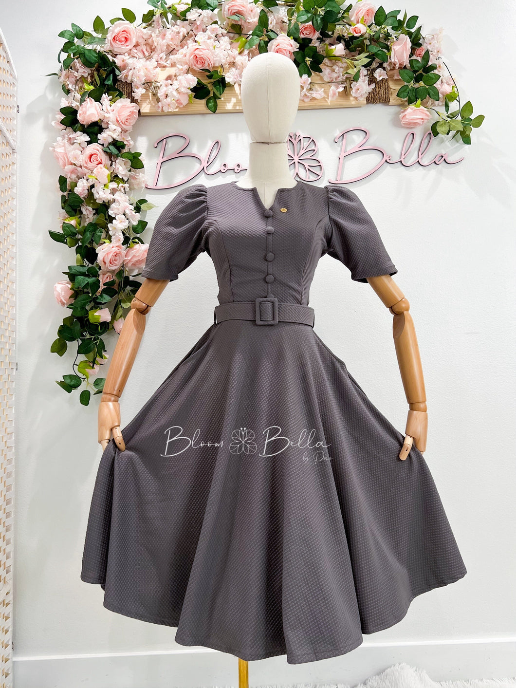Textured buttoned midi dress Bloombellamoda 