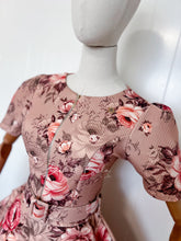 Cargar imagen en el visor de la galería, Textured front zipper midi Bloombellamoda 