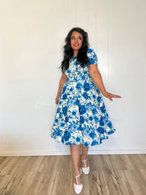 Load image into Gallery viewer, Textured front zipper midi MEDIUM/LARGE Bloombellamoda 
