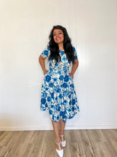 Load image into Gallery viewer, Textured front zipper midi MEDIUM/LARGE Bloombellamoda 