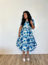 Load image into Gallery viewer, Textured front zipper midi MEDIUM/LARGE Bloombellamoda 