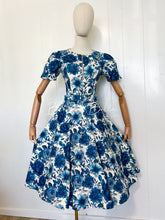Load image into Gallery viewer, Textured front zipper midi MEDIUM/LARGE Bloombellamoda 