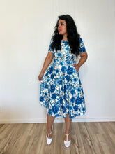 Load image into Gallery viewer, Textured front zipper midi MEDIUM/LARGE Bloombellamoda 