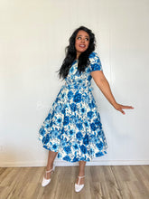Load image into Gallery viewer, Textured front zipper midi MEDIUM/LARGE Bloombellamoda 