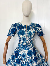 Load image into Gallery viewer, Textured front zipper midi MEDIUM/LARGE Bloombellamoda 