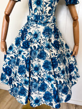 Load image into Gallery viewer, Textured front zipper midi MEDIUM/LARGE Bloombellamoda 