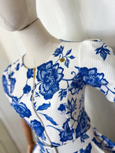 Cargar imagen en el visor de la galería, Textured front zipper midi SMALL/MEDIUM Bloombellamoda 