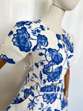 Cargar imagen en el visor de la galería, Textured front zipper midi SMALL/MEDIUM Bloombellamoda 