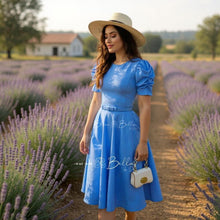 Cargar imagen en el visor de la galería, Textured midi dress LIGHT BLUE Bloombellamoda 