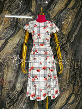 Load image into Gallery viewer, The Cynthia Carnation scuare print Dresses Bloombellamoda 