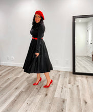 Cargar imagen en el visor de la galería, Be that woman skirt BLACK/RED Skirts Bloombellamoda 