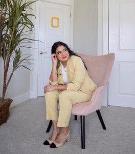 CEO executive women suit BANANA Bloombellamoda 