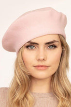 Cargar imagen en el visor de la galería, Knitted beret PRE ORDER Accessories Bloombellamoda Light pink 
