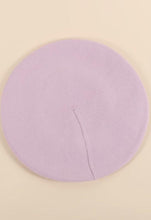 Cargar imagen en el visor de la galería, Knitted beret PRE ORDER Accessories Bloombellamoda Light purple 