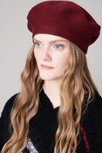 Cargar imagen en el visor de la galería, Knitted beret PRE ORDER Accessories Bloombellamoda Wine 