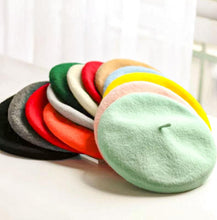 Cargar imagen en el visor de la galería, Le amore beret PRE ORDER Accessories Bloombellamoda 